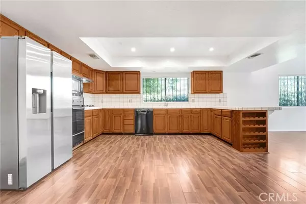Valley Village, CA 91607,11940 Tiara Street