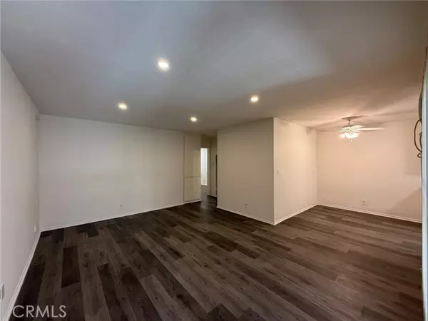 Glendale, CA 91207,943 N Louise Street #4