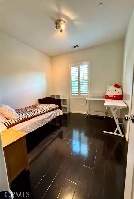 Azusa, CA 91702,856 E Mountain Way #C Room 1