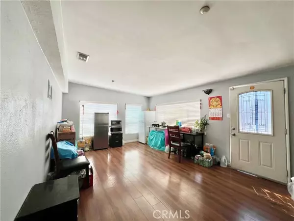 Fontana, CA 92335,8636 Cypress Avenue