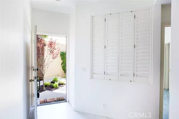 Irvine, CA 92612,72 Vassar Aisle