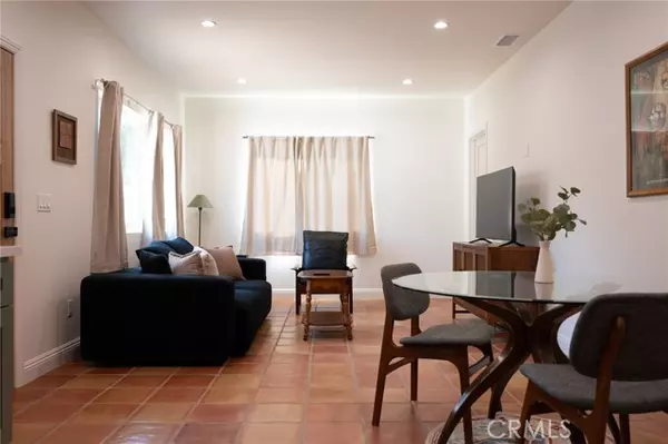 Monrovia, CA 91016,613 W Olive Ave #1