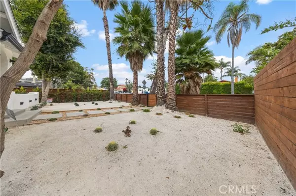 Los Angeles, CA 90064,2203 Pelham Avenue