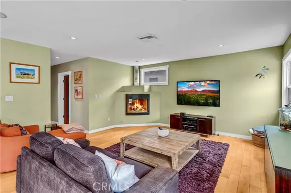 Burbank, CA 91505,2909 W Clark Avenue