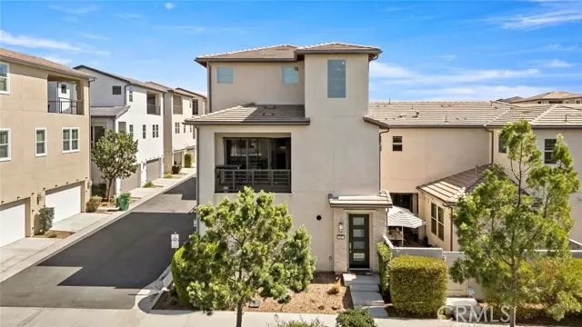 Irvine, CA 92618,185 Frame