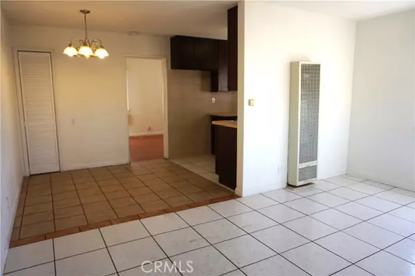 Los Angeles, CA 90042,6122 Mesa Avenue #5