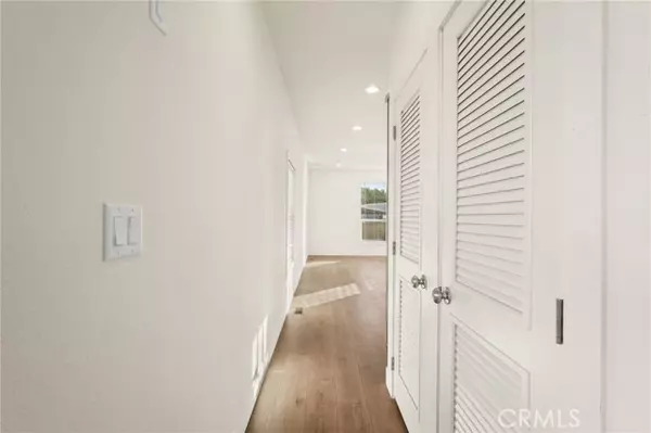 Glendora, CA 91740,732 E Route 66 #26