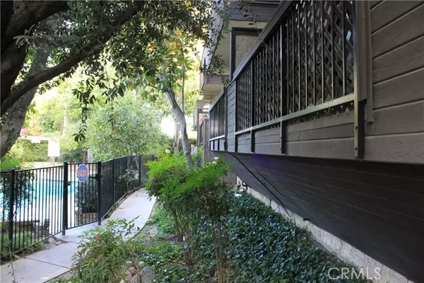 Reseda (los Angeles), CA 91335,7304 Corbin Avenue #F