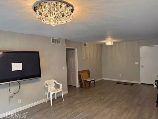 Los Angeles, CA 90042,4239 Via Arbolada #101