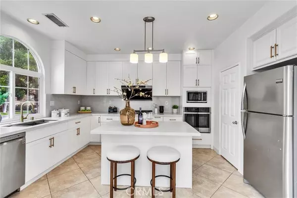 Irvine, CA 92602,57 Waterman