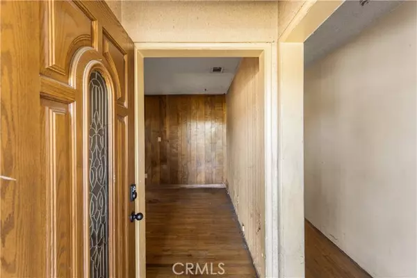 Bellflower, CA 90706,9044 Oak Street