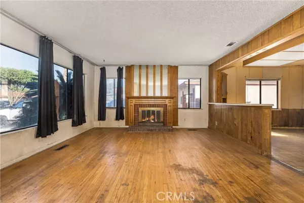 Bellflower, CA 90706,9044 Oak Street