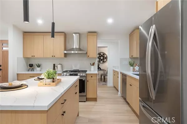 Lakewood, CA 90715,20110 Flallon