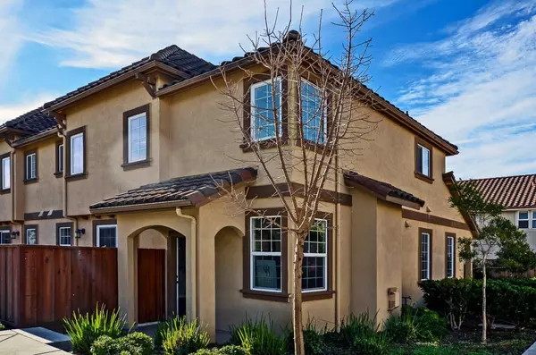 58 Oliveira Loop, Freedom, CA 95019