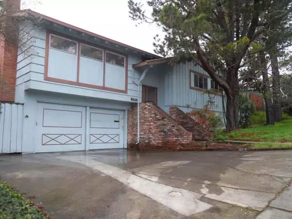 3785 Farm Hill Boulevard, Redwood City, CA 94061