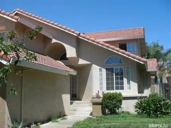 817 Casa Court, Los Banos, CA 93635