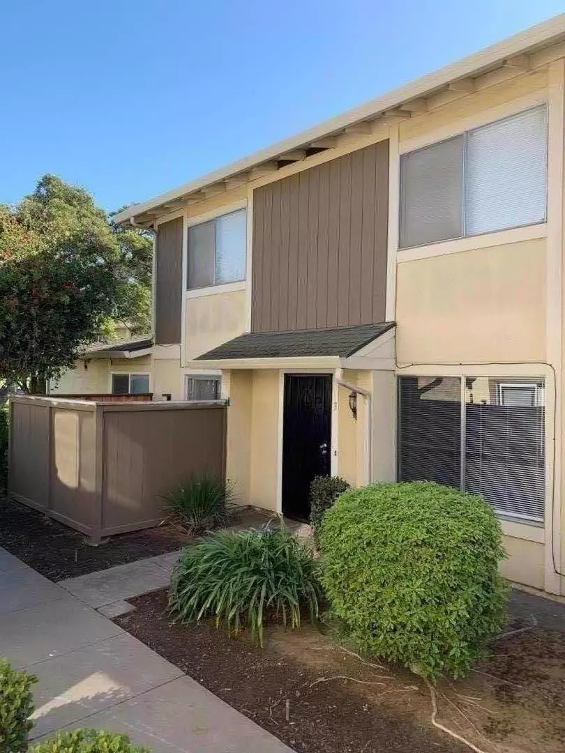 Salinas, CA 93906,1859 Cherokee Drive #3