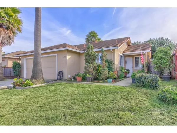 1326 Palmera Avenue, Salinas, CA 93905