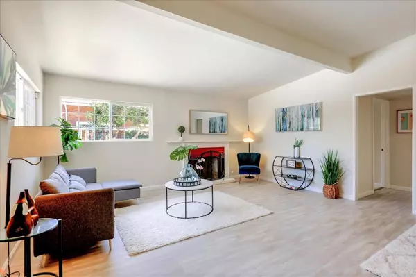 2489 Illinois Street, East Palo Alto, CA 94303