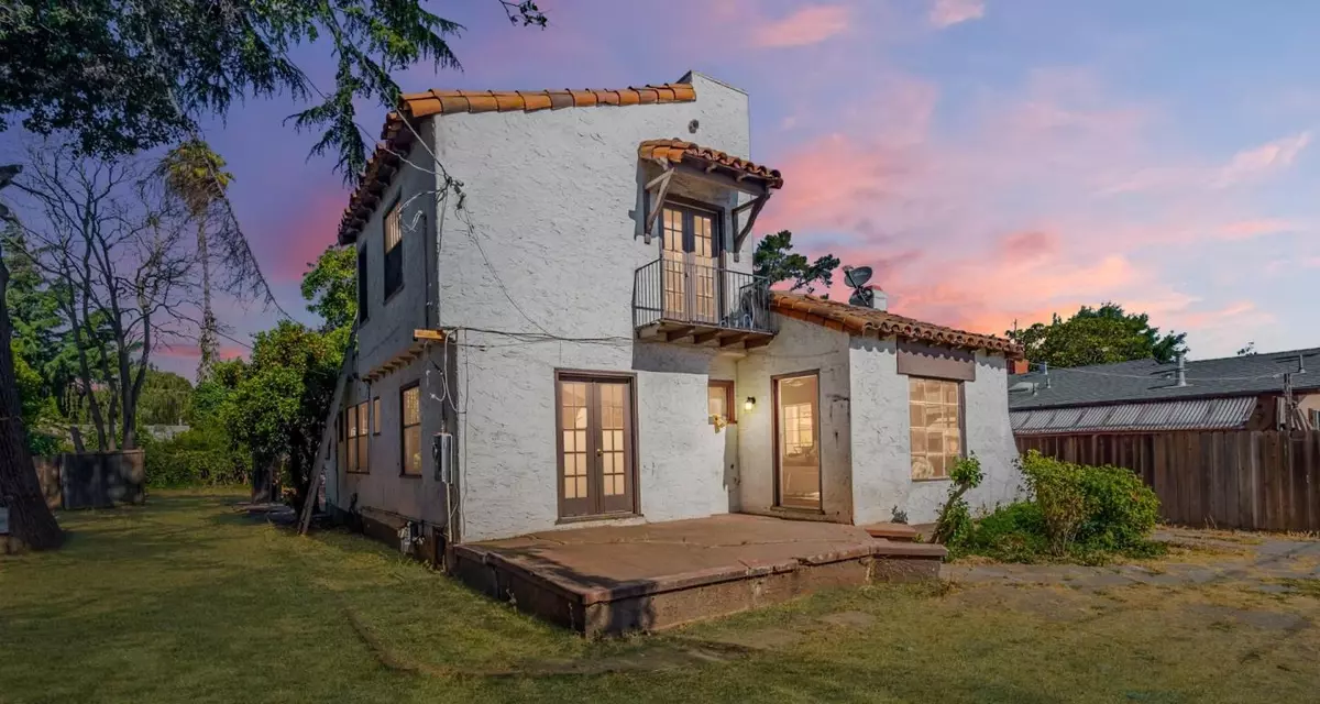 East Palo Alto, CA 94303,2081 Oakwood Drive