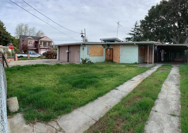 2490 Gonzaga Street, East Palo Alto, CA 94303