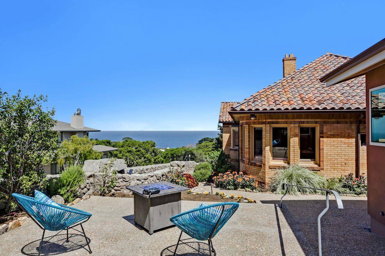 Pacific Grove, CA 93950,289 Lighthouse Avenue
