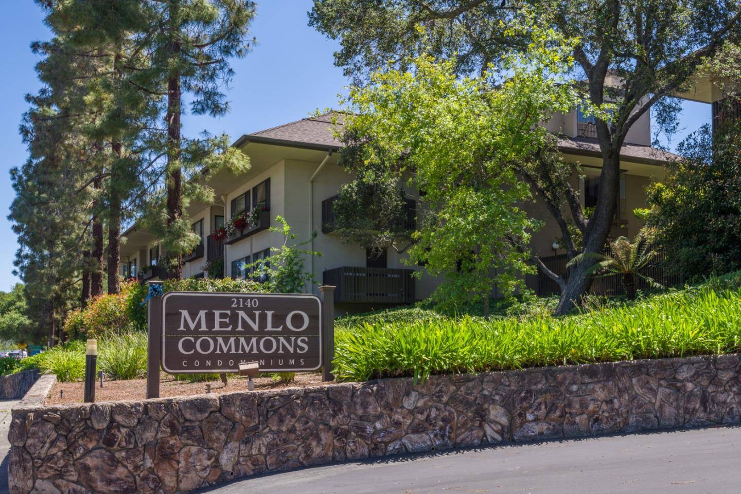 Menlo Park, CA 94025,2140 Santa Cruz Avenue #B106