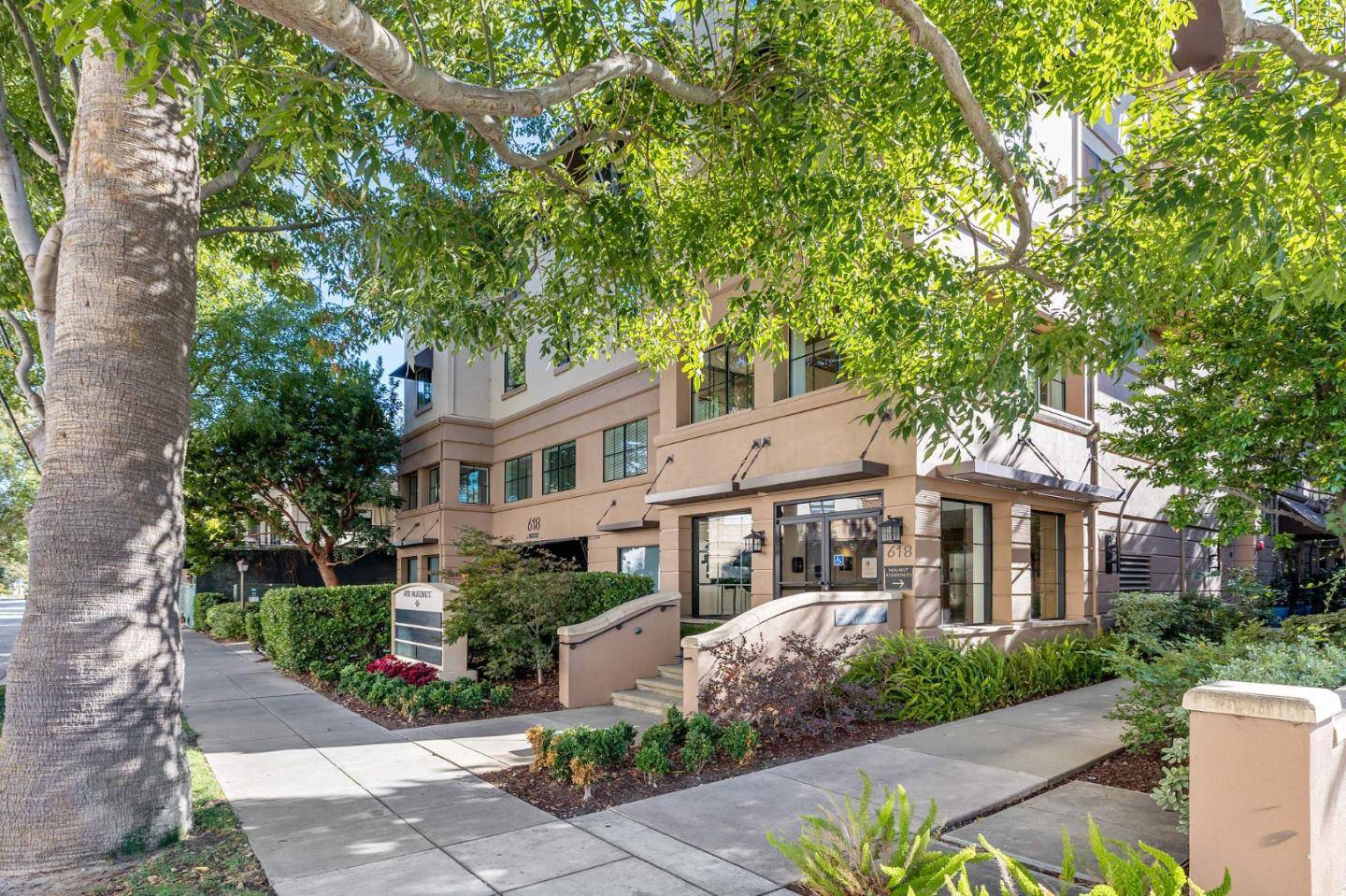618 Walnut Street #404, San Carlos, CA 94070