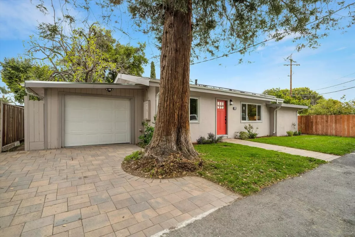 East Palo Alto, CA 94303,2219 Oakwood Drive