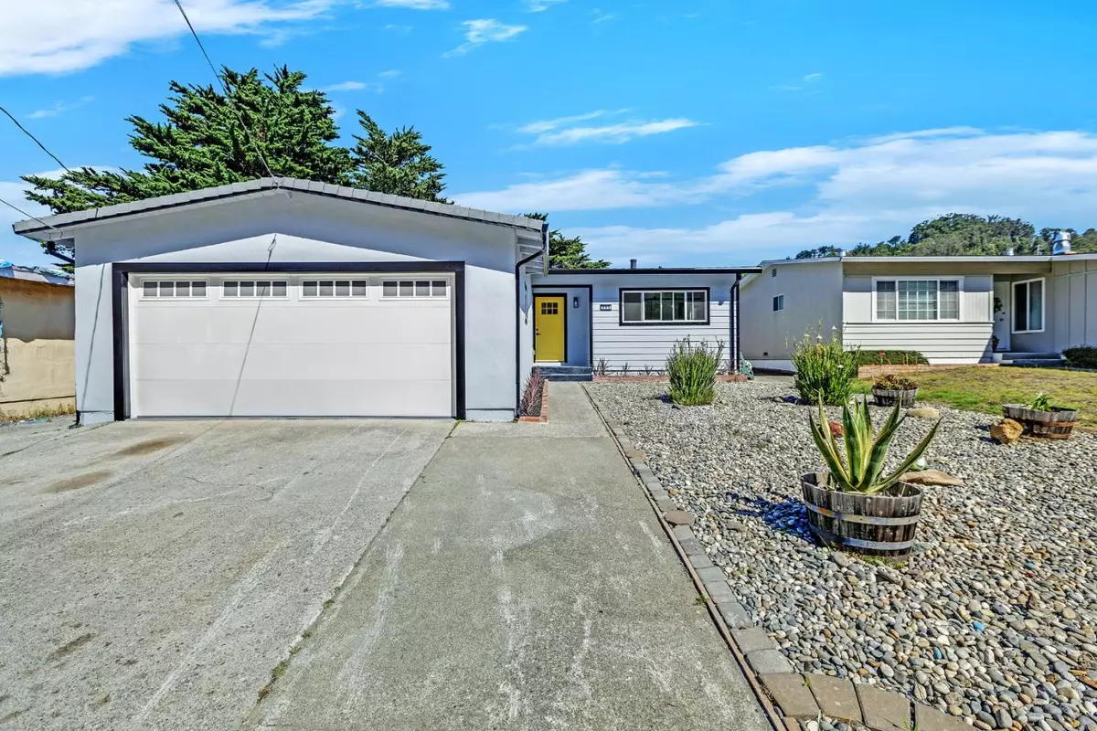 Pacifica, CA 94044,965 Regina Way