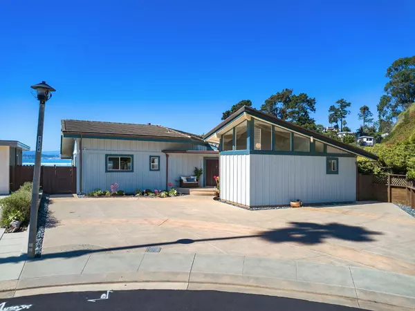 Aptos, CA 95003,733 Via Gaviota