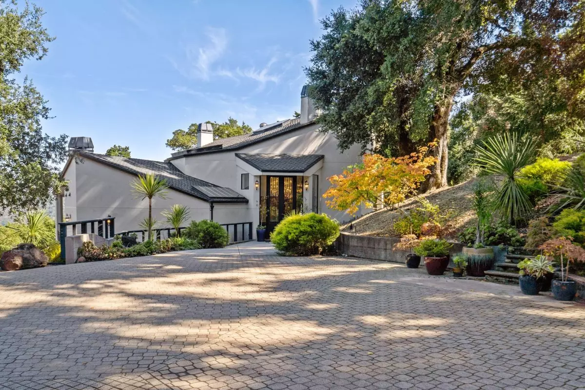 Portola Valley, CA 94028,5933 Alpine Road