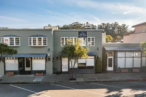 637 Main Street, Half Moon Bay, CA 94019