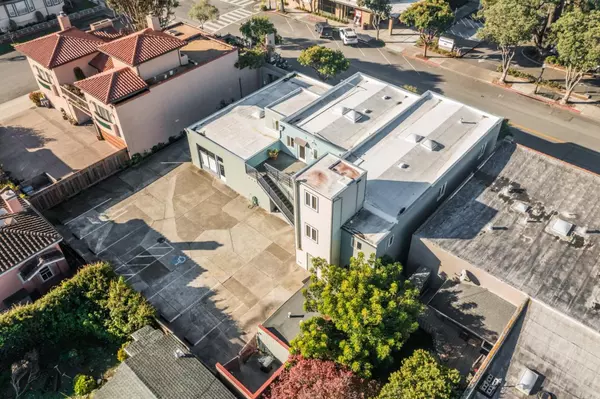 Half Moon Bay, CA 94019,637 Main Street