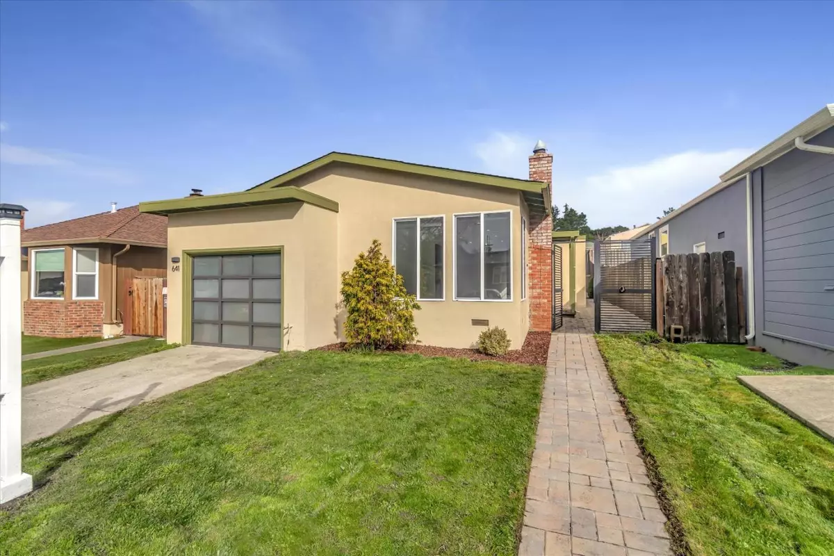 Pacifica, CA 94044,641 Forest Lake Drive