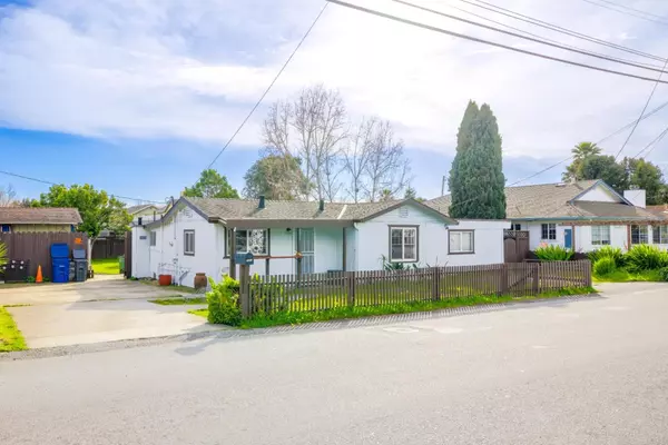 3620 Gross Road, Santa Cruz, CA 95062