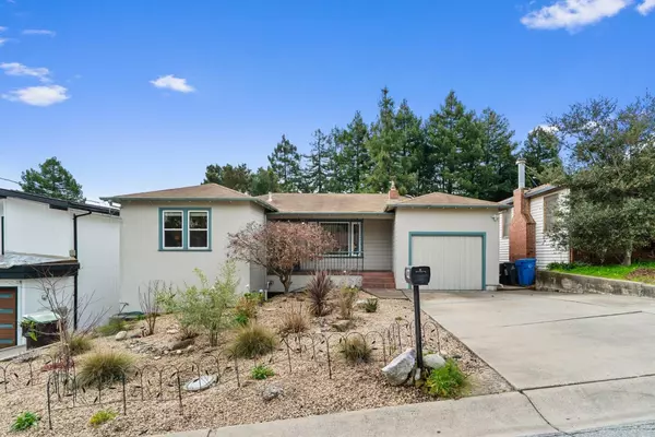 132 Carl Avenue, Santa Cruz, CA 95062