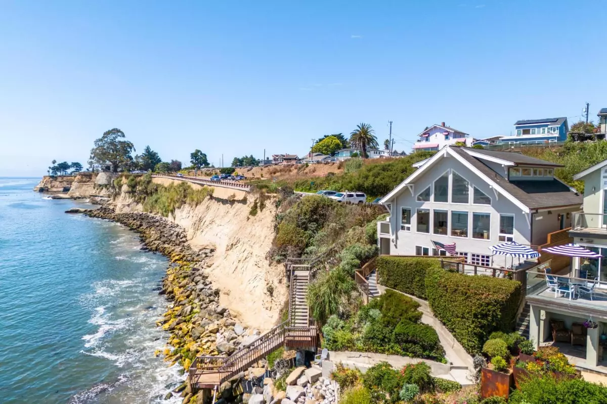 Capitola, CA 95010,4920 Cliff Drive