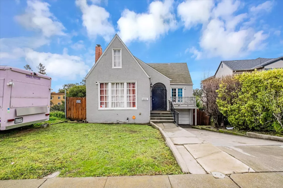 Oakland, CA 94605,8245 Golf Links Road