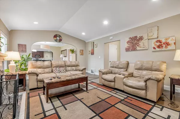 Oakland, CA 94605,8245 Golf Links Road