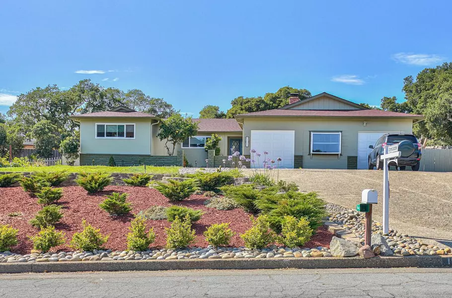 15645 Charter Oak Boulevard, Salinas, CA 93907