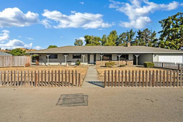 5620 Southside Road, Hollister, CA 95023