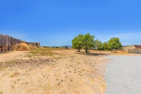 1573 Valley View Road, Hollister, CA 95023