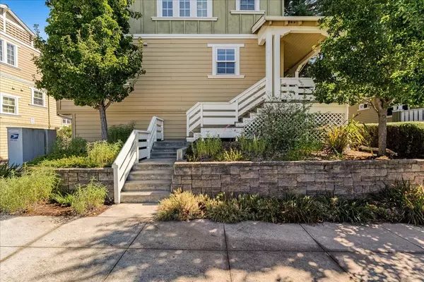 Santa Cruz, CA 95060,118 Bursar Lane