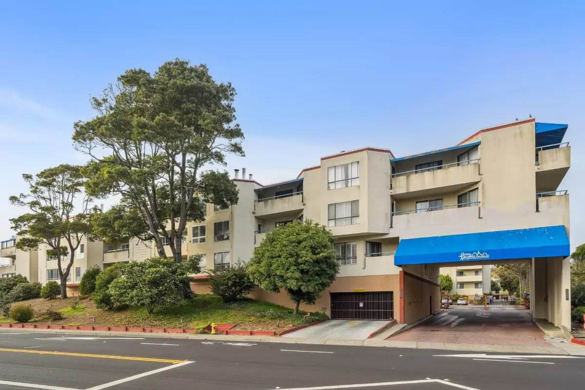 Daly City, CA 94015,1551 Southgate Avenue #223