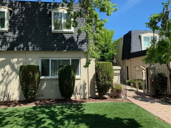 1423 Regent Street #1, Redwood City, CA 94061