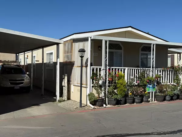 Salinas, CA 93906,20 Russell Road #23