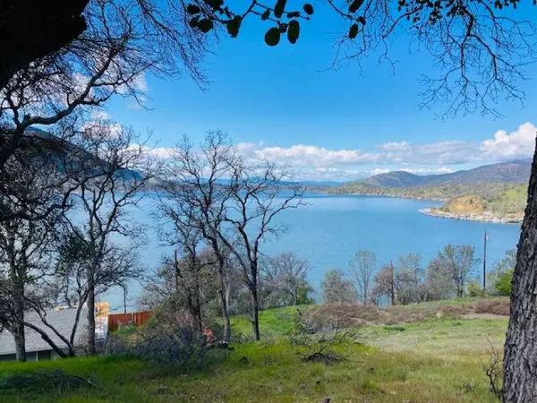 Clearlake, CA 95422,3031 Oak Crest Drive