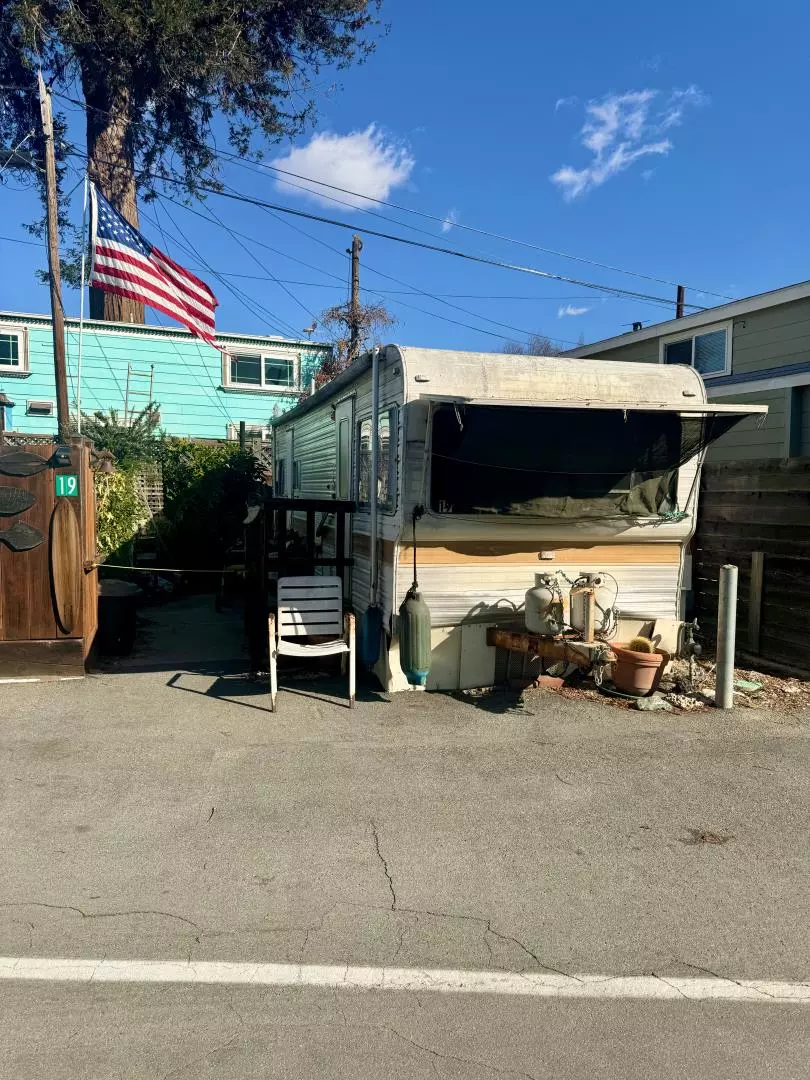 Santa Cruz, CA 95060,2120 N Pacific Avenue #19