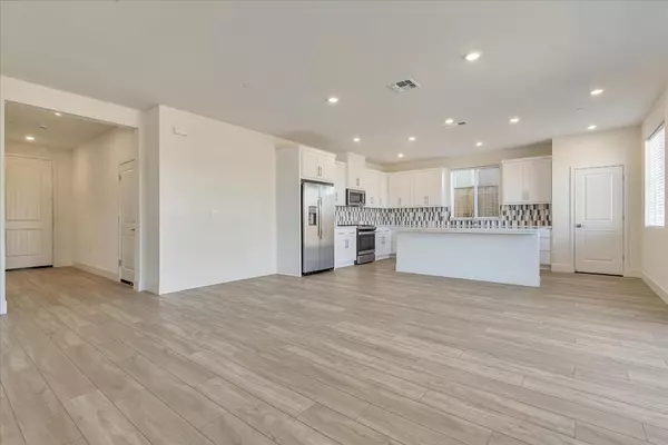 Oakland, CA 94611,150 Pearl Street #324